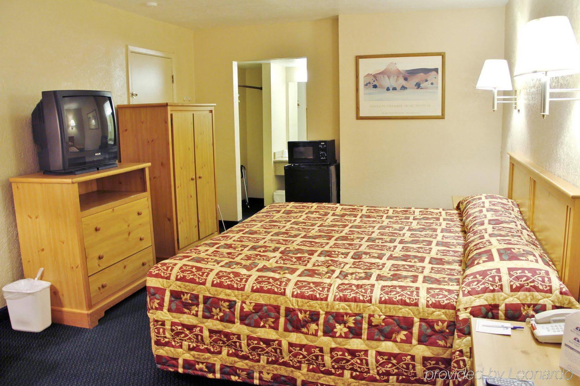 Days Inn By Wyndham Albuquerque Northeast Εξωτερικό φωτογραφία