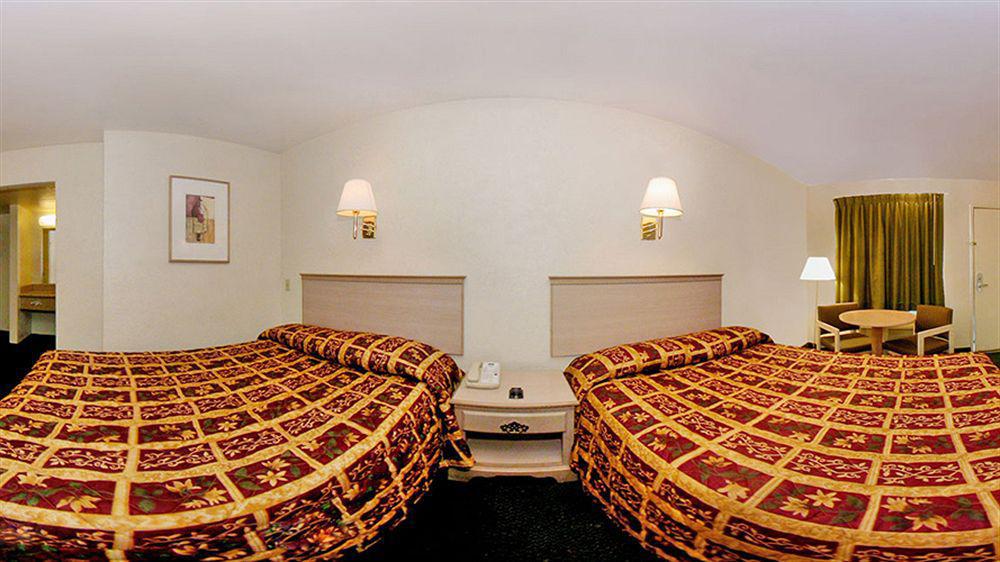 Days Inn By Wyndham Albuquerque Northeast Εξωτερικό φωτογραφία